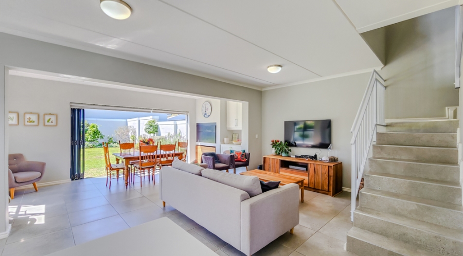 To Let 3 Bedroom Property for Rent in Protea Heights Western Cape